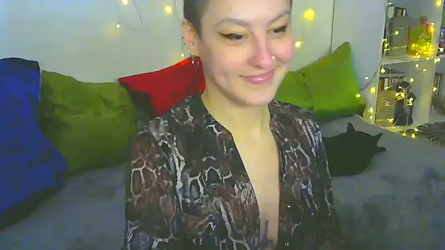Snapshot of MartaBounty chatting on November 4, 2025, 5:28 am MartaBounty online show from November 4, 2025, 5:28 am