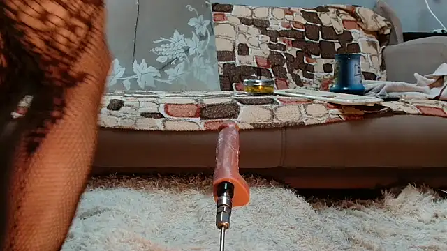 AlinasissyXX online show from June 11, 2026, 8:18 pm