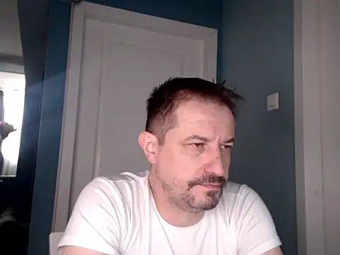 Snapshot of MisterFaithRO chatting on April 30, 2026, 6:31 am MisterFaithRO online show from April 30, 2026, 6:31 am