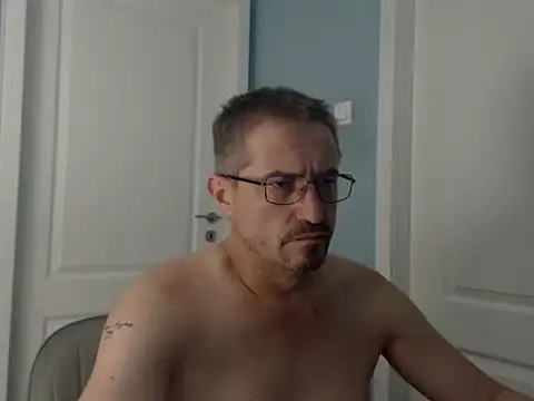 Snapshot of MisterFaithRO chatting on August 1, 2026, 9:25 pm MisterFaithRO online show from August 1, 2026, 9:25 pm