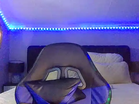 BOOTYBANGER24xx online show from September 10, 2025, 1:38 am