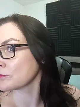 DesreRose online show from April 27, 2026, 8:29 pm