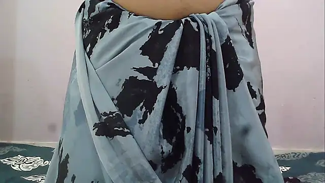 HotyRose online show from November 4, 2025, 5:01 pm