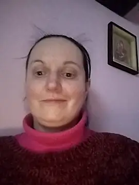 Snapshot of BustyLadyAlma chatting on February 1, 2026, 6:17 pm BustyLadyAlma online show from February 1, 2026, 6:17 pm