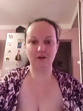 Snapshot of BustyLadyAlma chatting on February 24, 2026, 6:44 am BustyLadyAlma online show from February 24, 2026, 6:44 am