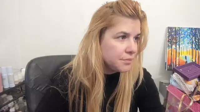 camgirlonline online show from December 22, 2025, 8:44 am