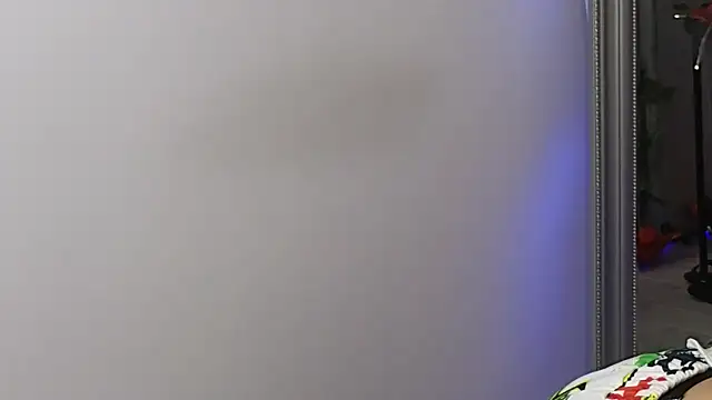 JuliaJuliette online show from March 4, 2025, 8:27 pm