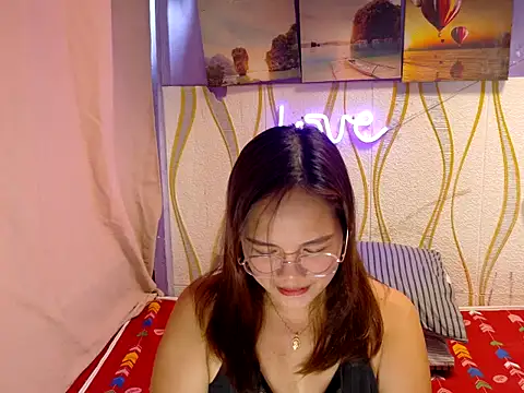 BURBERRY69 online show from February 26, 2026, 5:50 am