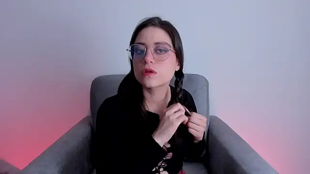 HazelKush online show from December 15, 2025, 9:30 pm