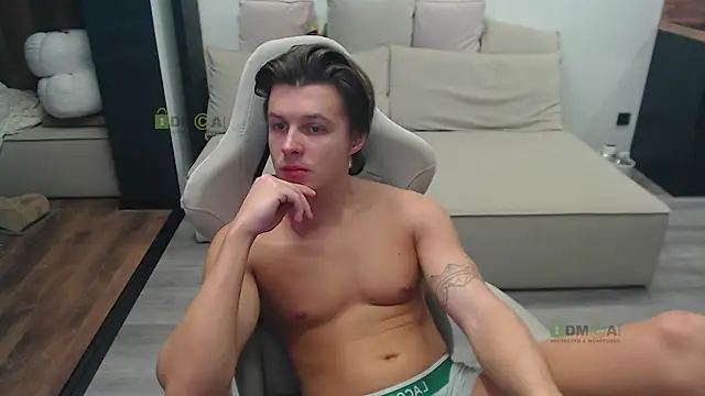 Sunny-Girl1 online show from November 17, 2025, 8:20 am