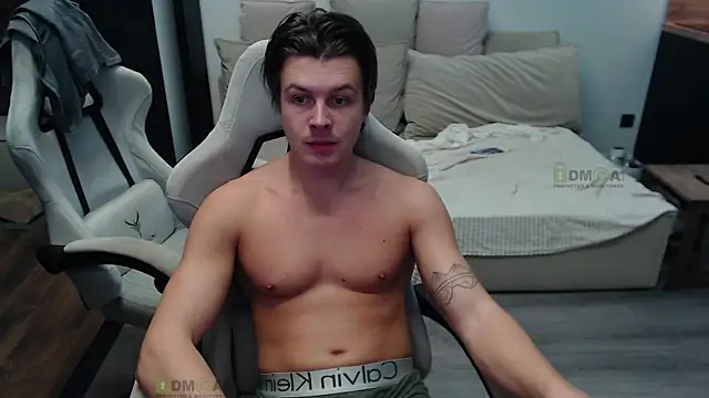 Sunny-Girl1 online show from November 18, 2025, 7:07 pm