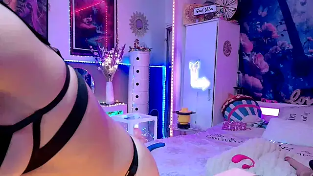 misscectito13 online show from April 6, 2026, 1:47 am