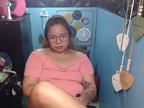 ambersmile online show from November 4, 2025, 12:10 am