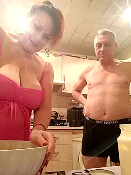 Snapshot of _lady_red_ chatting on December 29, 2024, 3:24 pm lady red online show from December 29, 2024, 3:24 pm