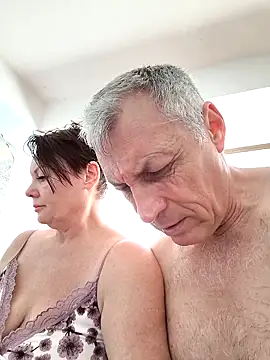 Snapshot of _lady_red_ chatting on February 22, 2025, 8:29 am lady red online show from February 22, 2025, 8:29 am