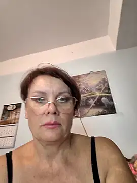 Snapshot of _lady_red_ chatting on September 14, 2025, 5:45 pm lady red online show from September 14, 2025, 5:45 pm