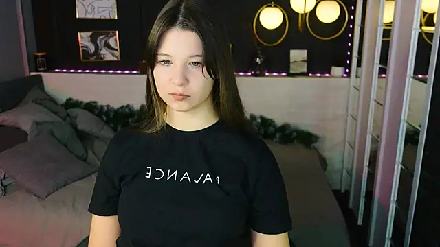 ElizaMild online show from December 21, 2025, 1:51 pm