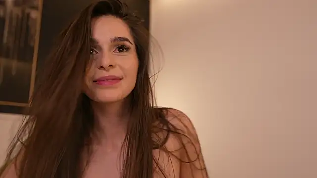 Snapshot of DoviaClaire chatting on February 19, 2025, 6:55 am DoviaClaire online show from February 19, 2025, 6:55 am