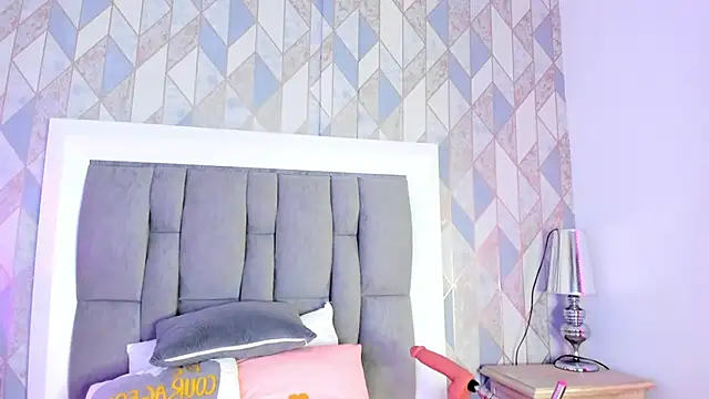 Princsgirl  online show from November 14, 2025, 7:45 pm