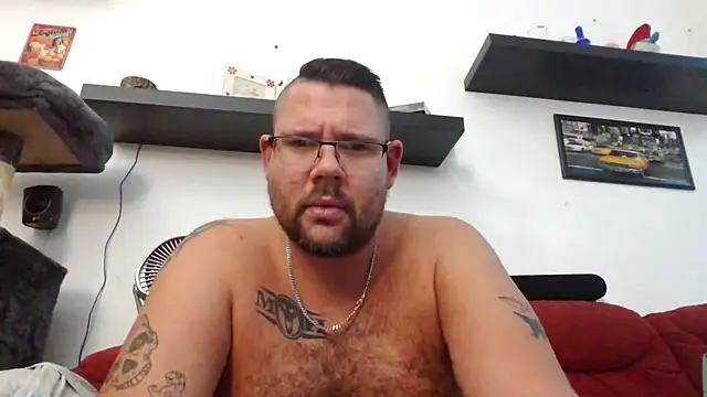 Snapshot of sexykevin17cm chatting on November 26, 2025, 2:40 pm sexykevin17cm online show from November 26, 2025, 2:40 pm