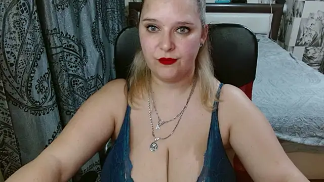 Snapshot of Boolochka chatting on April 15, 2026, 7:58 pm Boolochka online show from April 15, 2026, 7:58 pm