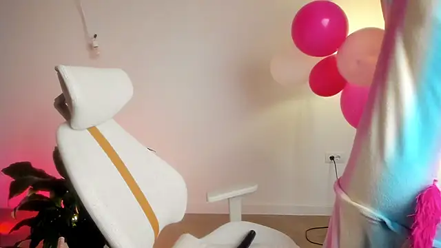 Snapshot of Pokemeboy chatting on February 28, 2025, 5:15 pm Pokemeboy online show from February 28, 2025, 5:15 pm