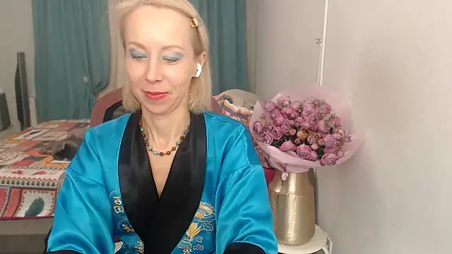 Snapshot of LuxuryNika chatting on October 27, 2025, 5:39 pm LuxuryNika online show from October 27, 2025, 5:39 pm
