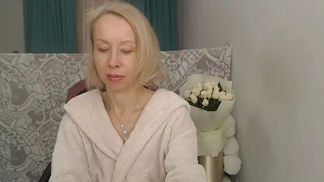 Snapshot of LuxuryNika chatting on November 27, 2025, 3:36 pm LuxuryNika online show from November 27, 2025, 3:36 pm