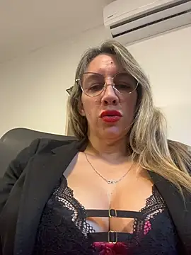 Gatitacarlita online show from May 29, 2026, 12:14 pm