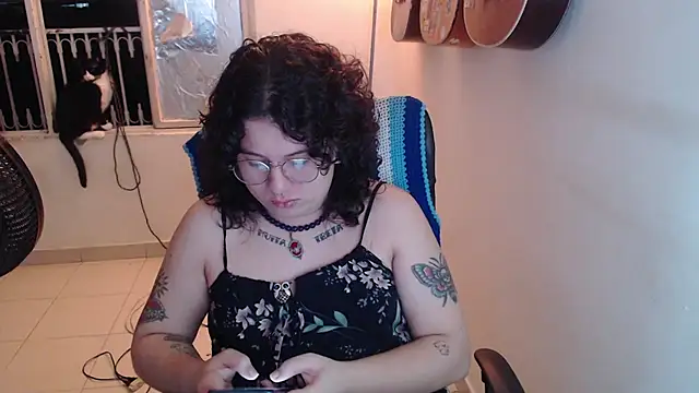 Smoke trip Alicia online show from December 18, 2025, 10:10 am