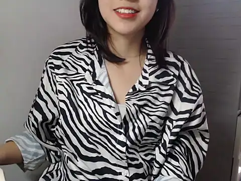 Snapshot of Bigg_Pussyy_Catt chatting on December 20, 2024, 7:01 am Bigg Pussyy Catt online show from December 20, 2024, 7:01 am