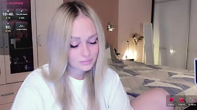 Libby Nora online show from October 25, 2025, 9:39 am