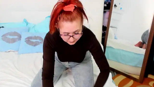 Snapshot of IvyHotFoxy chatting on March 18, 2025, 8:59 pm IvyHotFoxy online show from March 18, 2025, 8:59 pm