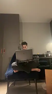 dhruv9413 online show from December 3, 2025, 5:44 pm