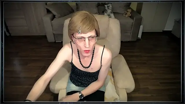 Snapshot of clementine chatting on November 7, 2025, 9:53 am clementine online show from November 7, 2025, 9:53 am