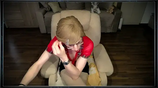 Snapshot of clementine chatting on December 15, 2025, 10:08 am clementine online show from December 15, 2025, 10:08 am