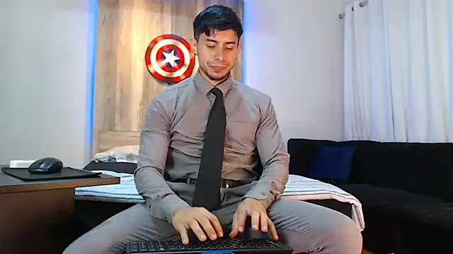 Andrew 4  online show from February 9, 2025, 2:38 am