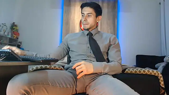 Andrew 4  online show from September 15, 2025, 4:12 am