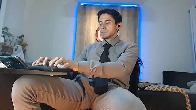 Andrew 4  online show from September 26, 2025, 6:28 am