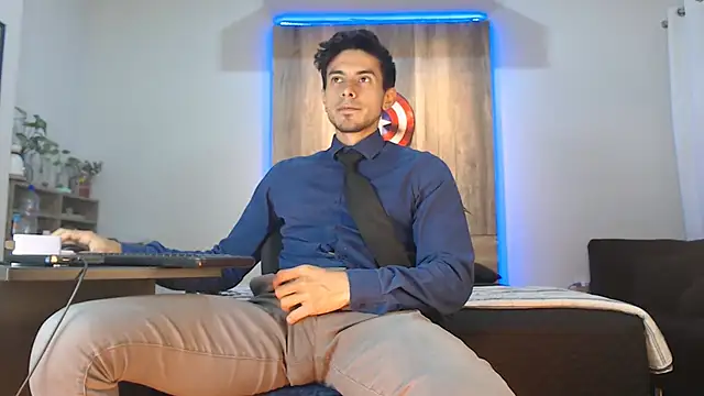 Andrew 4  online show from November 29, 2025, 2:25 am