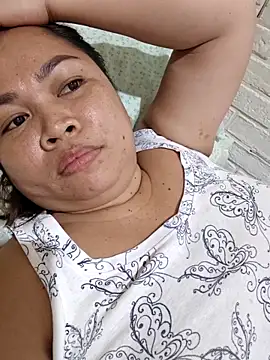 XXLorie 02 online show from November 2, 2025, 12:29 pm