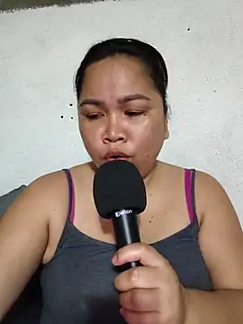 Snapshot of XXLorie_02 chatting on April 29, 2026, 10:52 am XXLorie 02 online show from April 29, 2026, 10:52 am