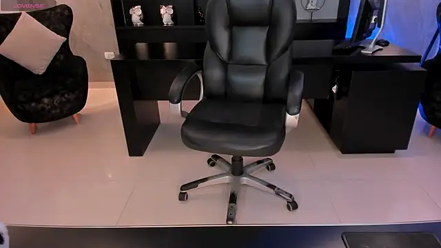 AmyDavis  online show from January 11, 2025, 7:59 pm