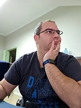 Snapshot of Andrew1900529 chatting on December 10, 2024, 1:55 pm Andrew1900529 online show from December 10, 2024, 1:55 pm