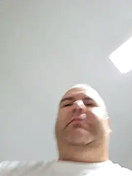 Snapshot of Andrew1900529 chatting on September 24, 2025, 4:27 am Andrew1900529 online show from September 24, 2025, 4:27 am