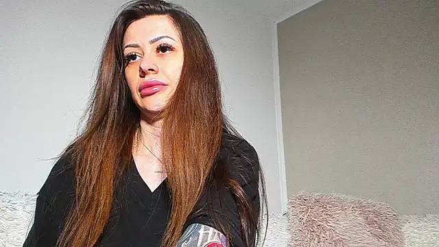 BrianaDiamondXXX online show from May 23, 2026, 9:46 am