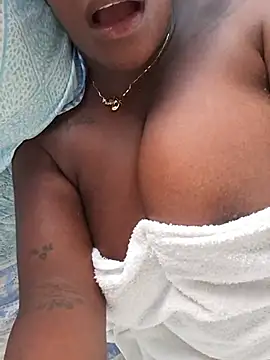 Snapshot of Adrilovechocolate chatting on July 7, 2026, 8:46 pm Adrilovechocolate online show from July 7, 2026, 8:46 pm