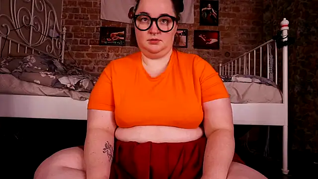 Snapshot of Evelively chatting on November 29, 2025, 2:47 am Evelively online show from November 29, 2025, 2:47 am