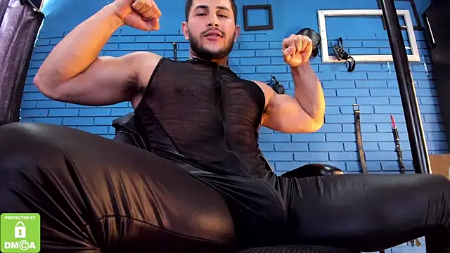 Snapshot of TheIan26 chatting on December 4, 2025, 8:17 pm TheIan26 online show from December 4, 2025, 8:17 pm