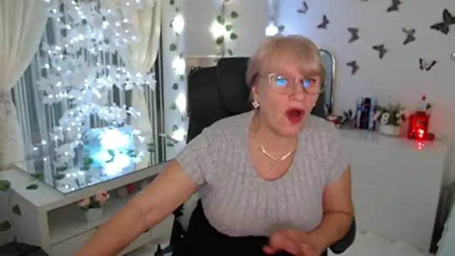 Ghertrude52 online show from December 16, 2025, 4:17 am